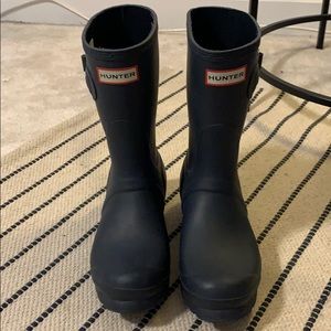 Hunter Women’s Short Rain Boots: Navy